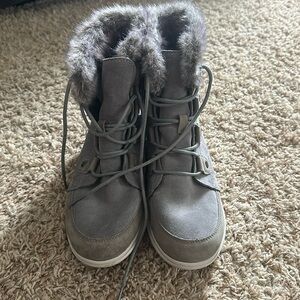 Sorel boots size 9